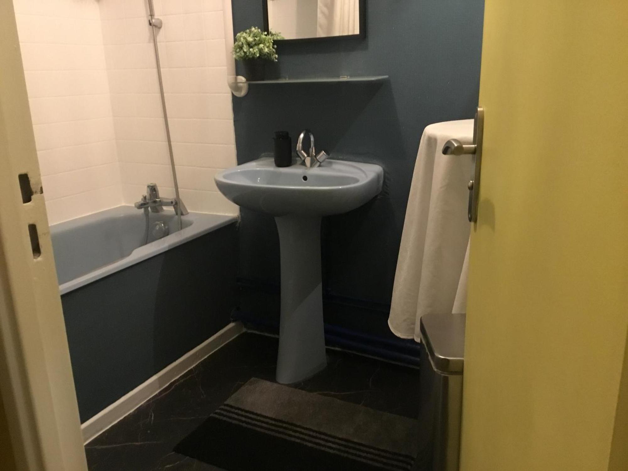 Just For Sleep-Daily Stay 20H To 10H Apres Votre Arrivee Dans Le Batiment D'Entree, Contact I'Hote Via Le Message Ici De Reservation Pour L'Enregistrement I'Entree Dans La Propriete Sans I'Approbation Est Interdite-Resevation D'Un Tiers Est Inaccepta بوبْئيني المظهر الخارجي الصورة