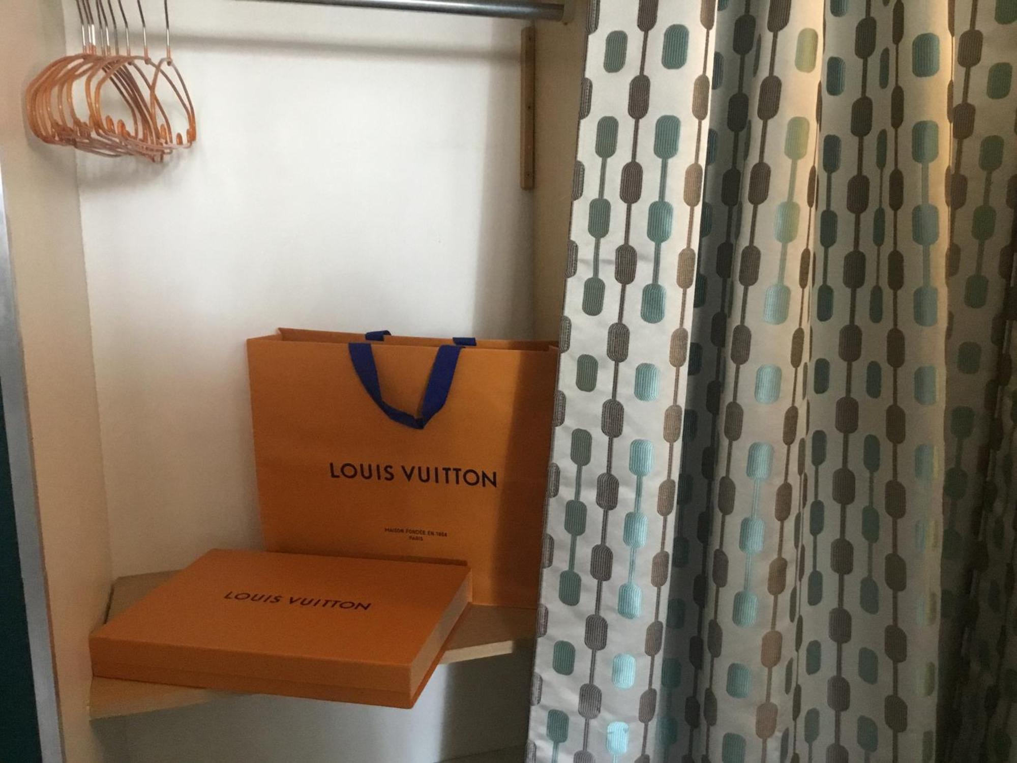 Just For Sleep-Daily Stay 20H To 10H Apres Votre Arrivee Dans Le Batiment D'Entree, Contact I'Hote Via Le Message Ici De Reservation Pour L'Enregistrement I'Entree Dans La Propriete Sans I'Approbation Est Interdite-Resevation D'Un Tiers Est Inaccepta بوبْئيني المظهر الخارجي الصورة